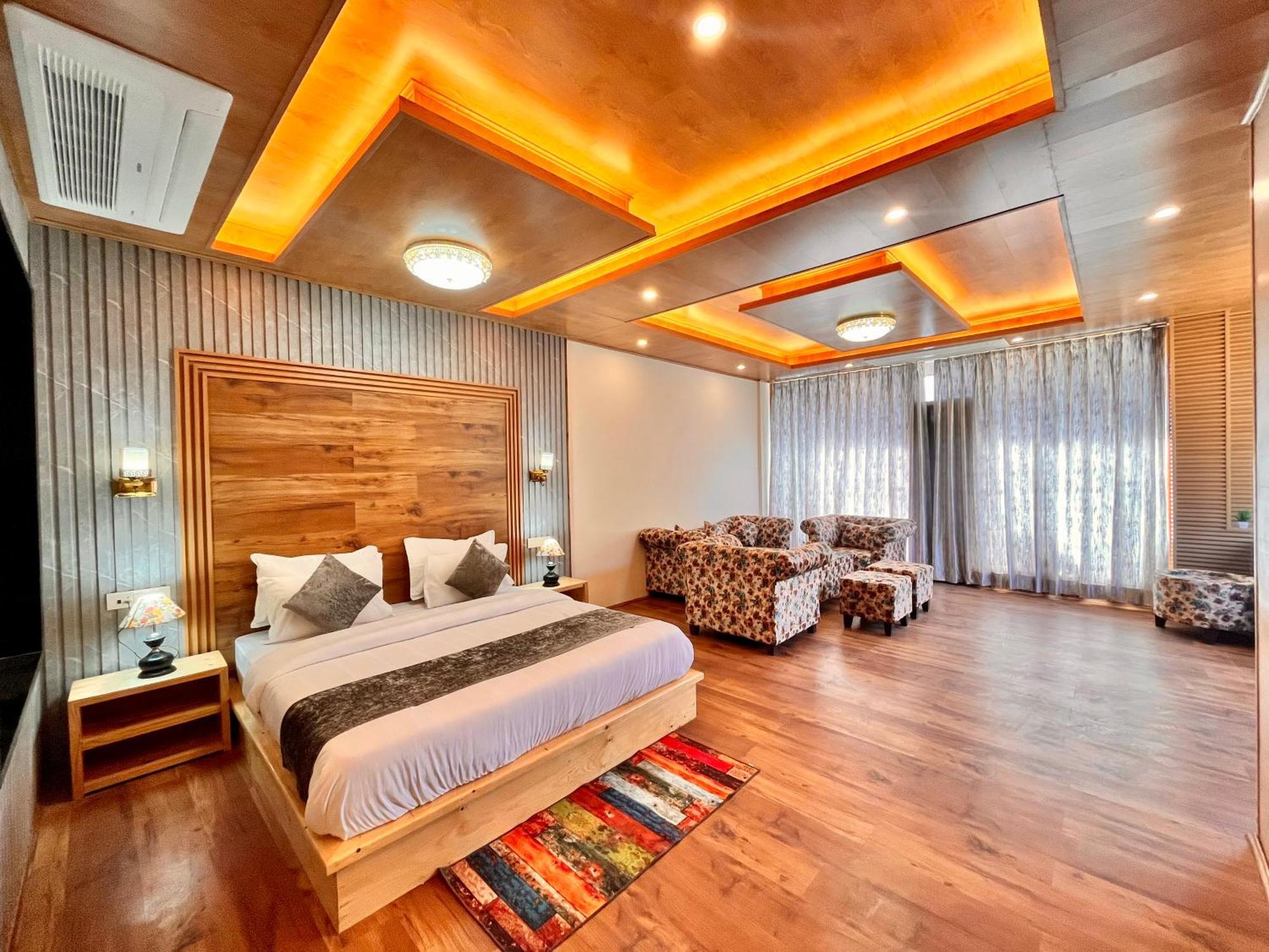 Naina Deventure Resort, - Premium With Centrally Heated & Scenic View Resort *