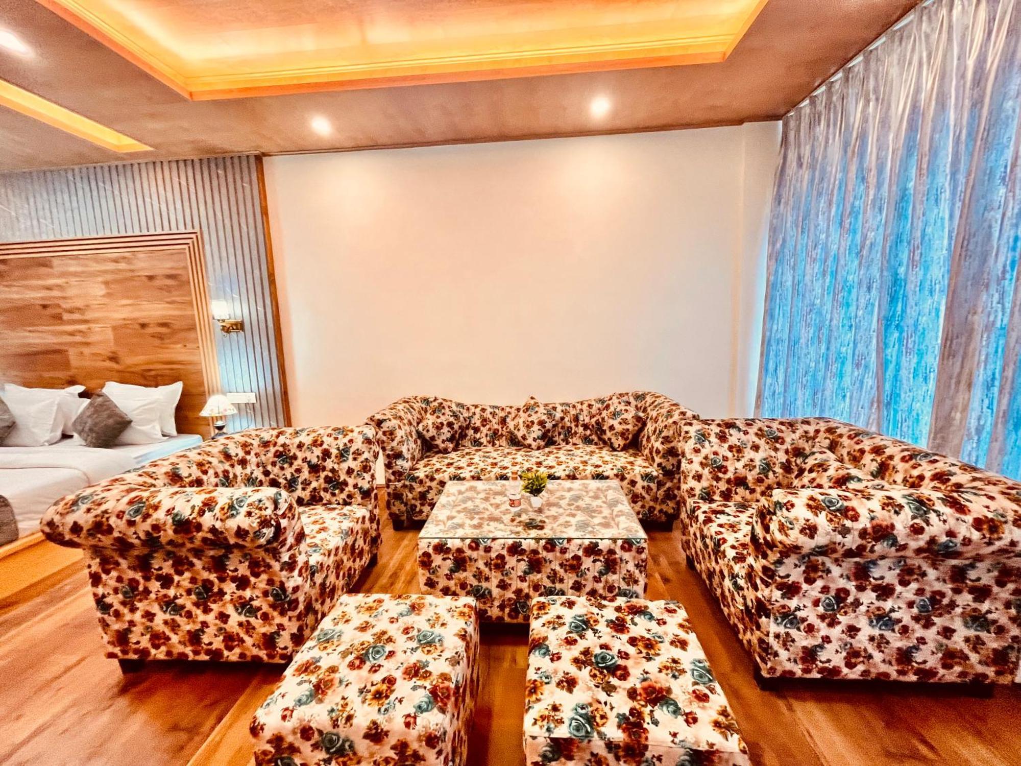Naina Deventure Resort, - Premium With Centrally Heated & Scenic View Resort Manali (Himachal Pradesh)